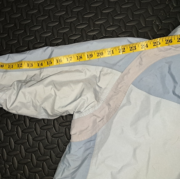 The north face hyvent girls jacket - Picture 12 of 12